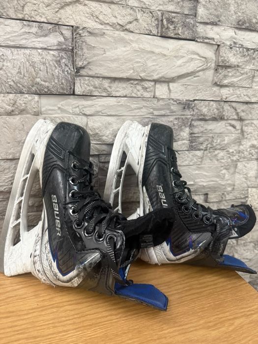 Контки  детские BAUER VAPOR FLYLITE S25