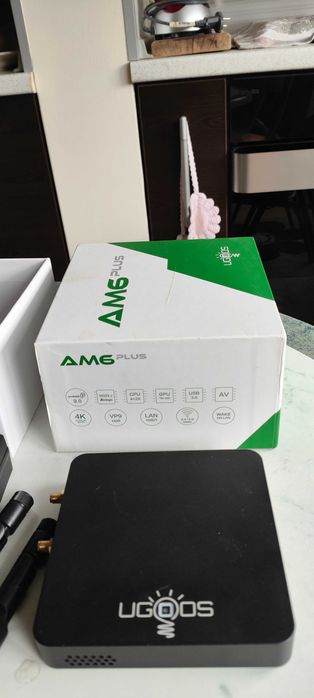 Ugoos am6 plus tv box