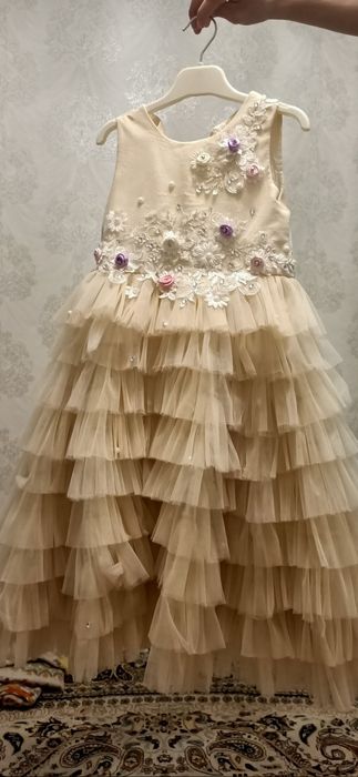 Продаю детские платья