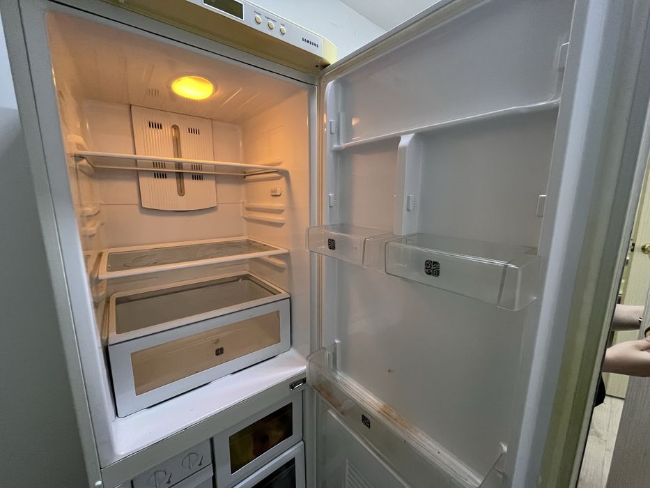 Срочно продадим холодильник