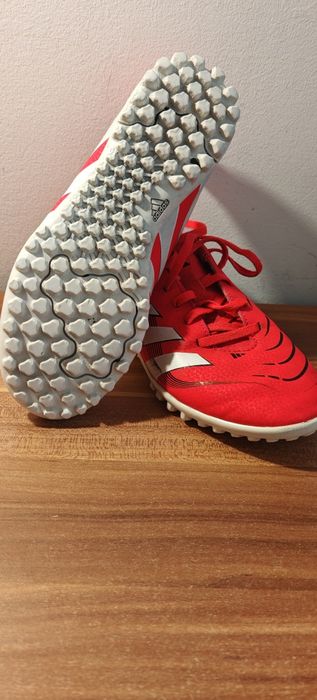 Adidași pentru Fotbal
