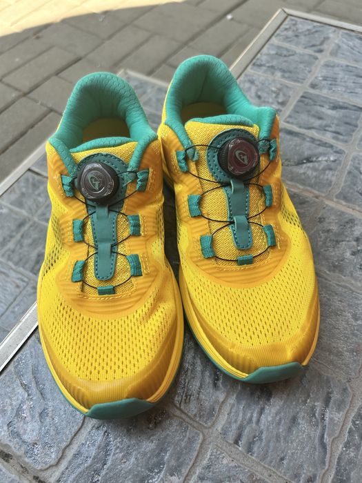 Pantofi de alergate Clorts