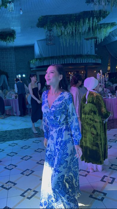 Вечеранее элегантное платье со скидкой