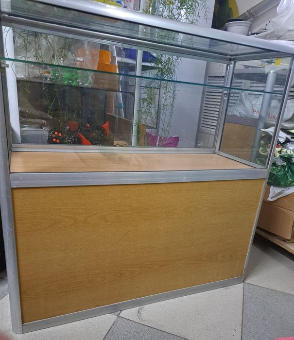 Продам тумбу, стеклянная