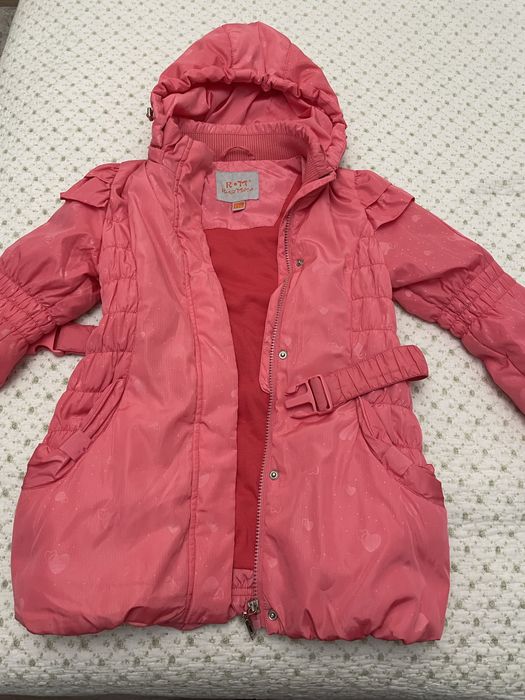 Продам курточку на девочку.
