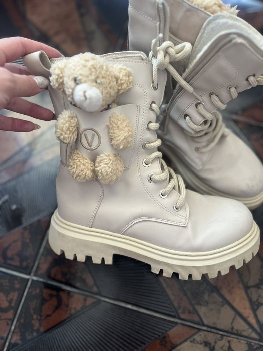 Детски сандали, маратонки и боти.