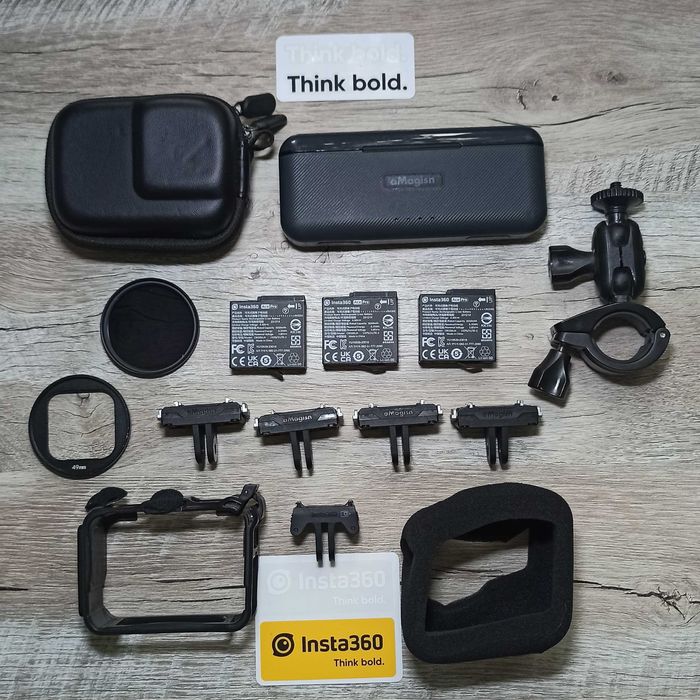 Экшн-камера Insta360 Ace Pro, 3 аккумулятора, зарядный кейс, чехол