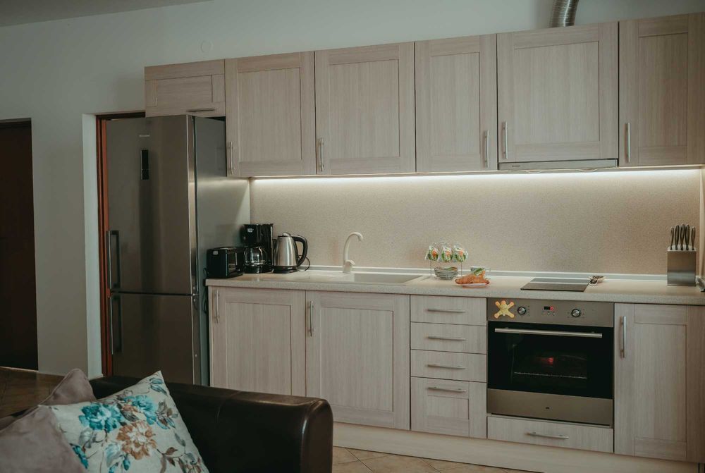 Невероятен тристаен  апартамент с паркомясто на 5 минути плаж Кабакум