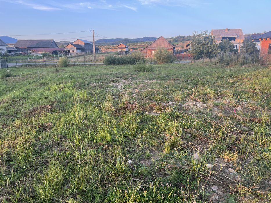 Vand teren intravilan langa Bistrita - aprox 10 ari, apa, canal, curent electric