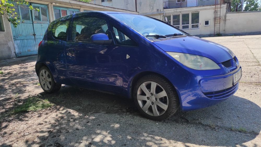 Vând Mitsubishi Colt