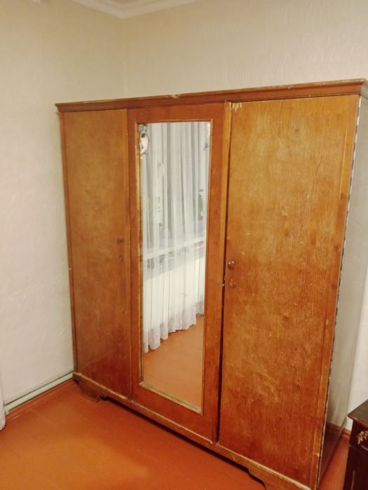 Шкаф бесплатно отдаём