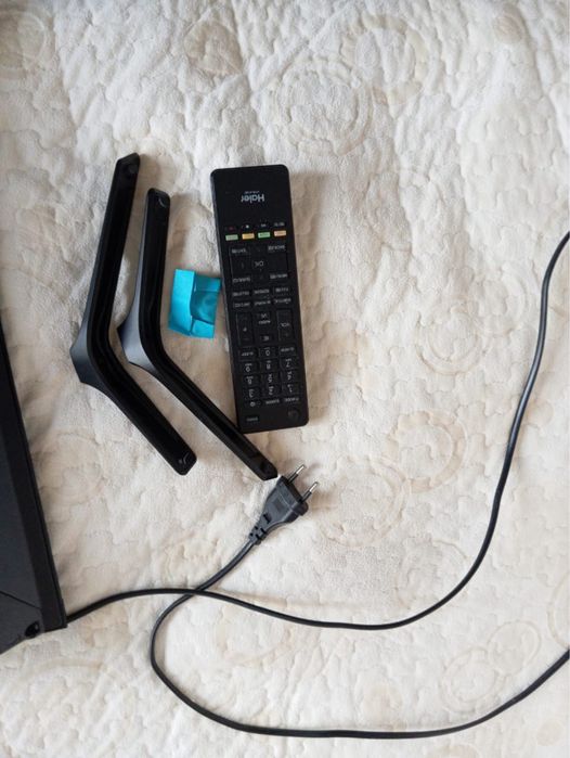 Продам телевизор Haier LE32B8000T
