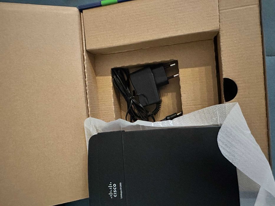 Router wireless Cisco Linksys E1200 – WiFi N, stare bună
