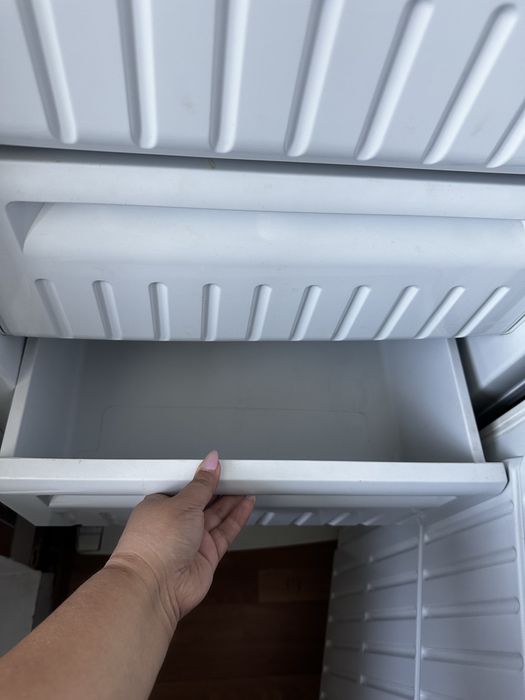 Продам морозильник Indesit