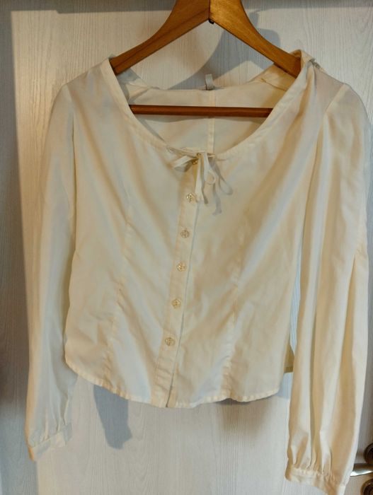 Дамски костюм от 2 части, подарък риза