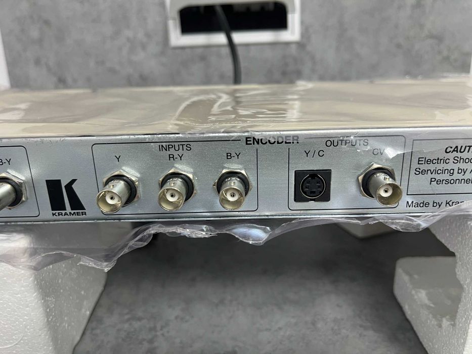 Kramer Electronics BC-4043 convertor profesional format video analogic