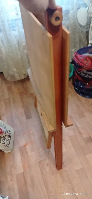 Мольберт       .