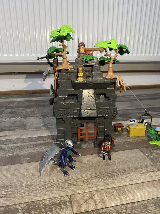 Playmobil Dino Set – bază de joacă cu accesorii