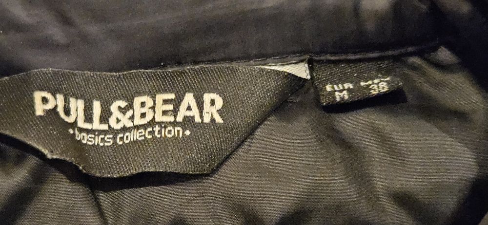 Продавам яке на PULL & BEAR M размер много запазено