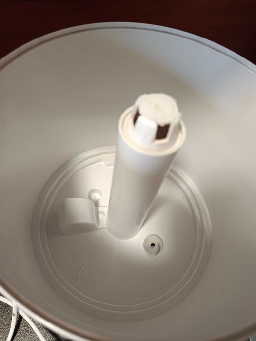 Продавам голям овлажнител на въздух за стая.