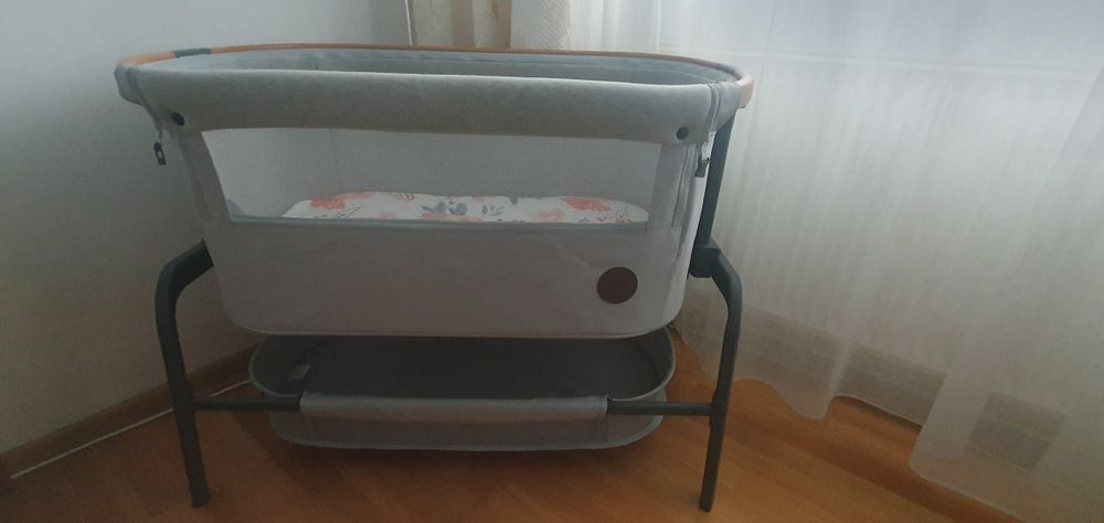 Vând pătuț Maxi.Cosi