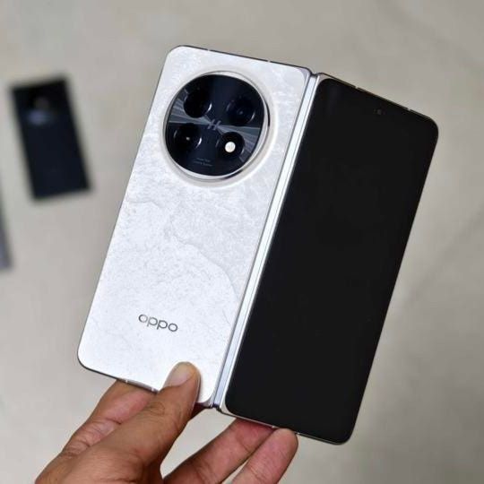 Oppo Find N5 Dual sim 5G с Android auto най-тънкият сгъваем тел.