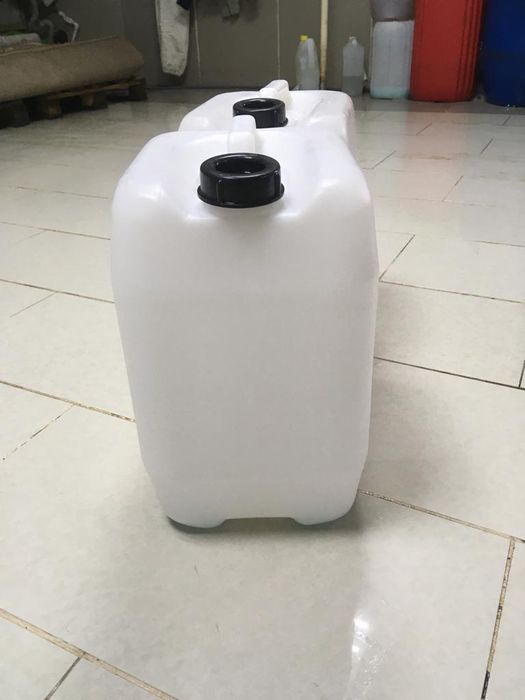 Канистры из под шампуня 20 л