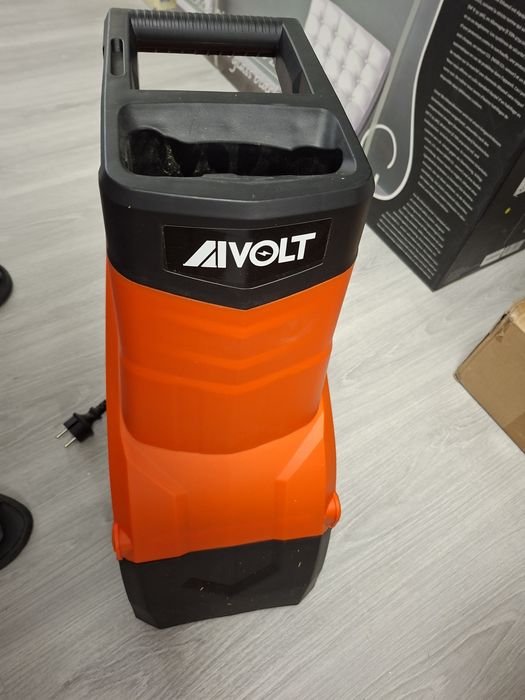 Tocător electric de crengi și resturi vegetale