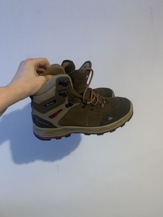 Ghete / Bocanci dama Quechua, waterproof, marimea 40, potriviti la 39