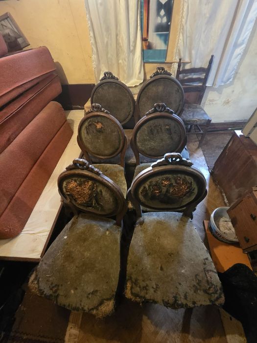 Старинни столове комплект