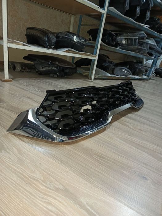 Kia Sonet eshiklari va barcha turdagi zapchsalari bor