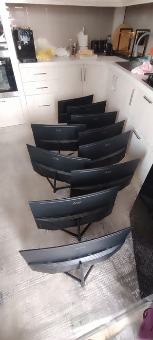 15 Игровых компьютеров в комплекте (по пять компьютеров каждой модели)