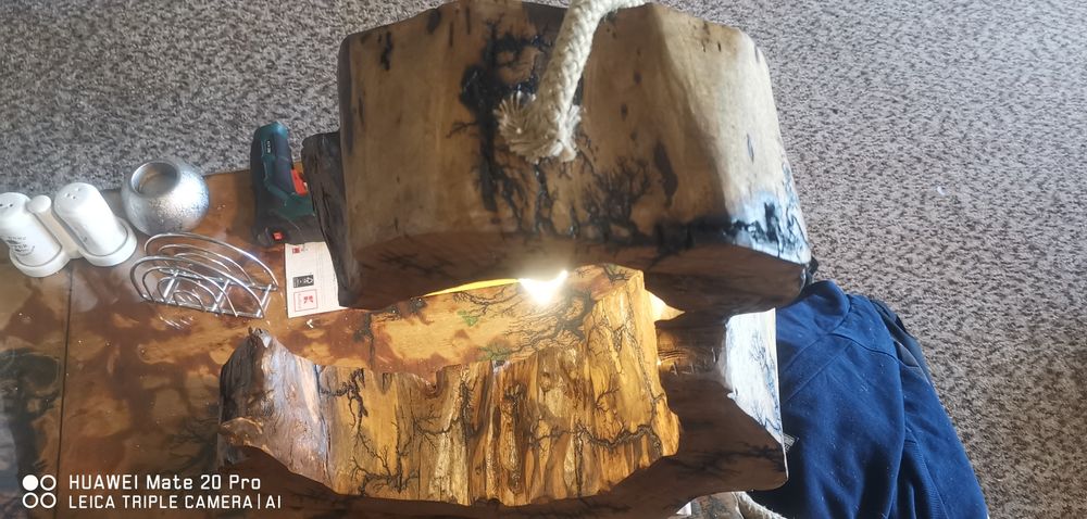 Лампа от орех ръчна изработка