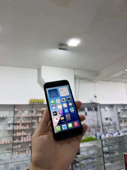 iPhone se 2020 64gb срочни сотилади