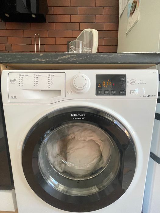 Пералня Hotpoint ARISTON