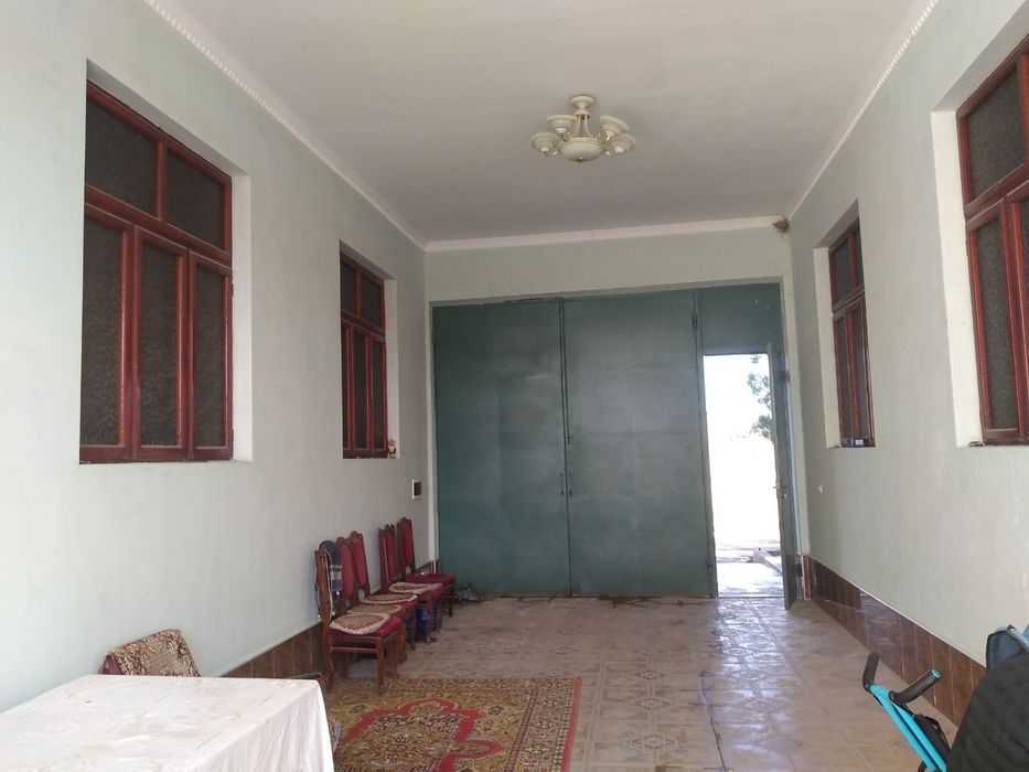 Kamsamolda uchstka sotiladi