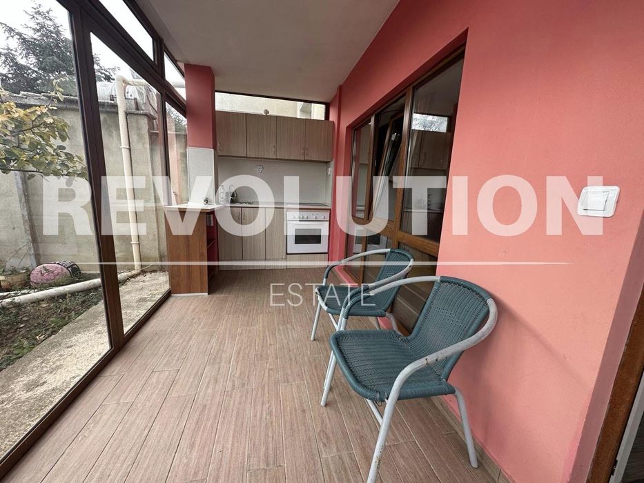 Дава се под наем Етаж от къща в Варна, м-т Траката - 65 кв.м за 350 € - Снимка #3