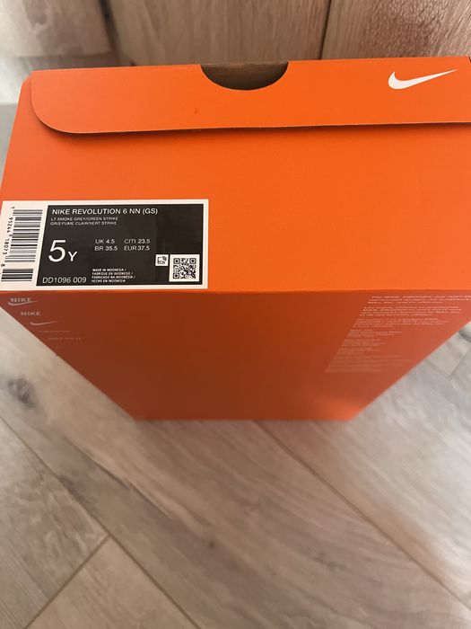 Маратонки Nike Revolution 6 NN