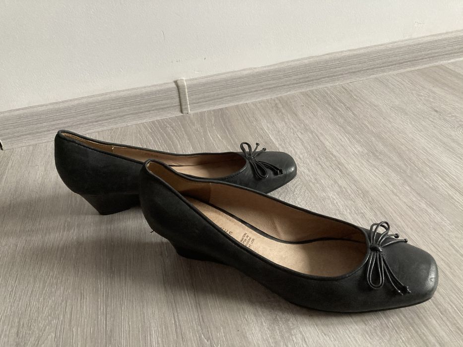 Распродажа обуви по 1500 т