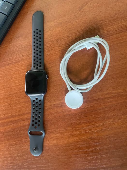 Apple Watch SE Nike+