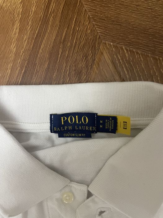 Поло белого цвета