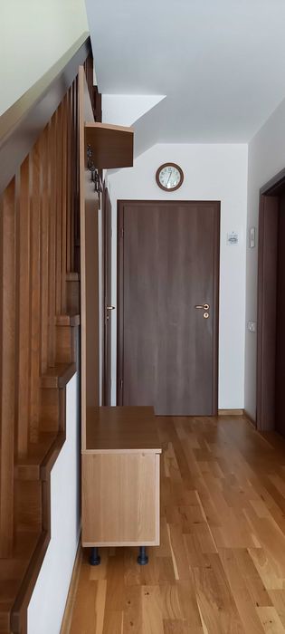 Cuier pentru hol plus trei scaune