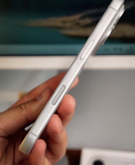 Продам IPhone 17 pro 256 g