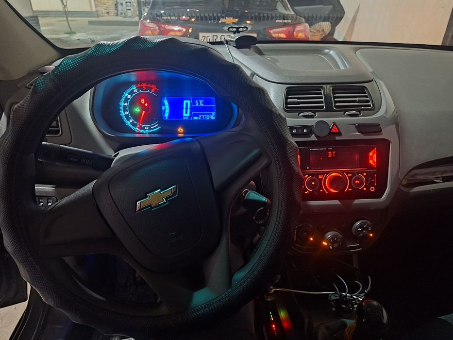 Чевролет Кобалт сотилади