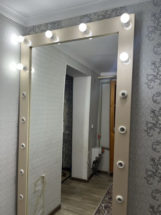 Гримерное зеркало