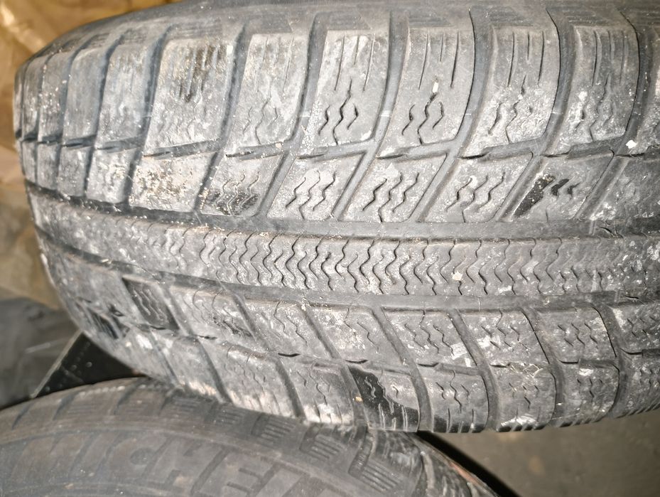 Гуми зимни стар ДОТ 195/65/15