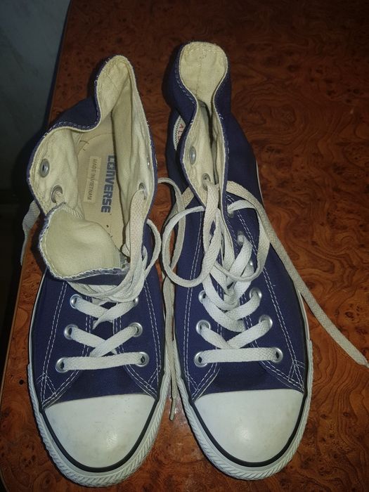Tenesi Converse model gheata