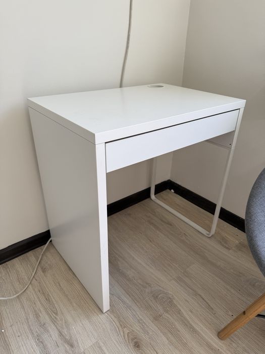 Стол письменный IKEA Микке