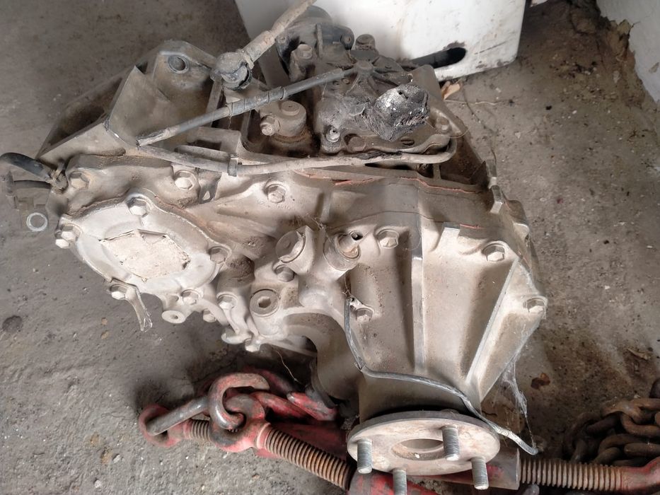 Запчасти на Тойота Ленд круизер 105 GX