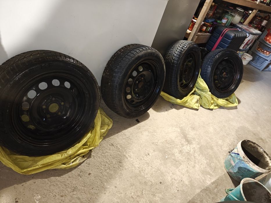 Vând Roți full echipate iarnă